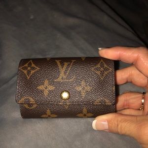 Louis Vuitton 6 Key Holder